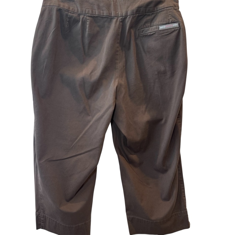 Avenue Brown Women's Capris, Size 16 - Picture 3 of 11